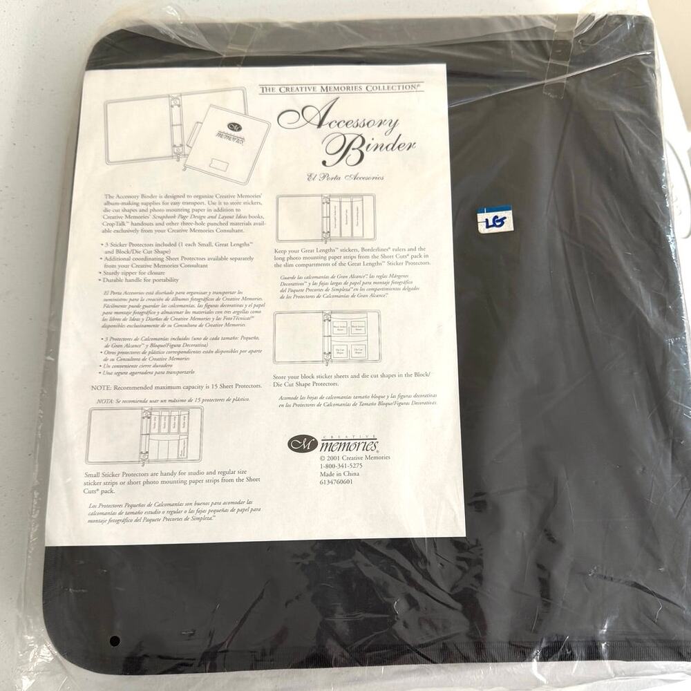 New in sealed package Creative Memories Accessory Binder large 3 protectors - Picture 4 of 5